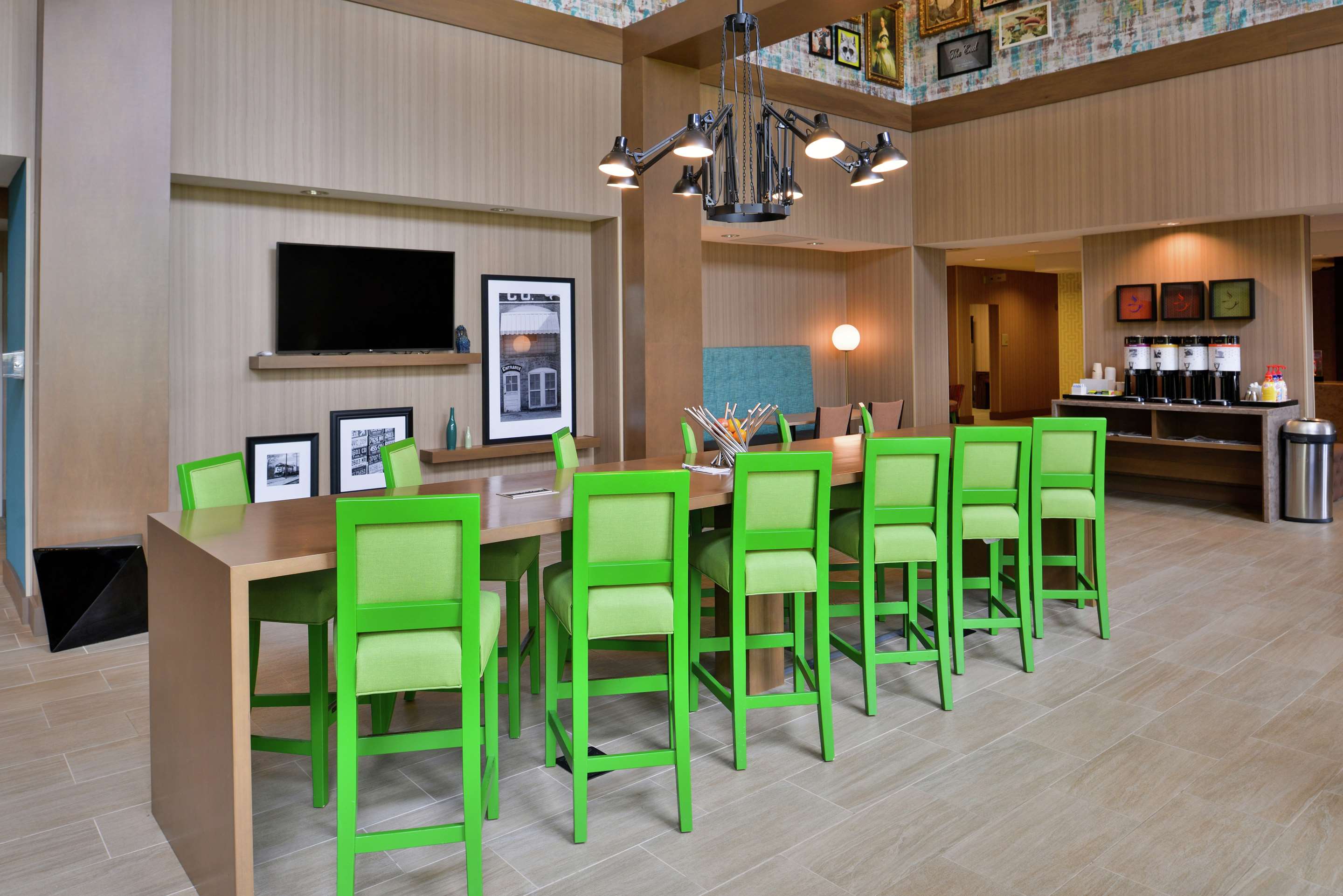 Lobby | Hampton Inn & Suites St. Paul Oakdale/Woodbury