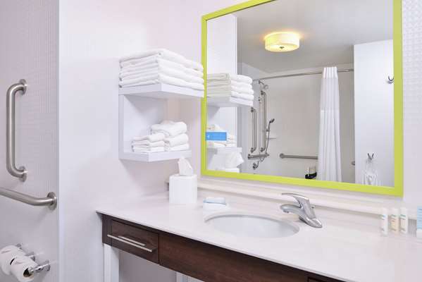  - Hampton Inn & Suites Oakdale - I-94, Exit 250
