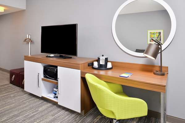  - Hampton Inn & Suites Oakdale - I-94, Exit 250