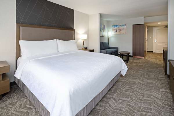 Suite - Best Western Valencia Six Flags Inn & Suites - I-5, Exit 170