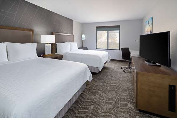  - Best Western Valencia Six Flags Inn & Suites - I-5, Exit 170