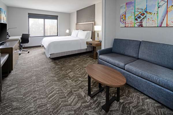 Suite - Best Western Valencia Six Flags Inn & Suites - I-5, Exit 170