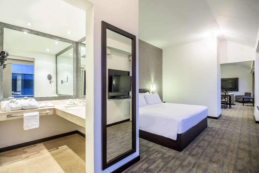 NH COLLECTION QUITO ROYAL-guestroom-Guest Room,Suite,On-Site.jpg