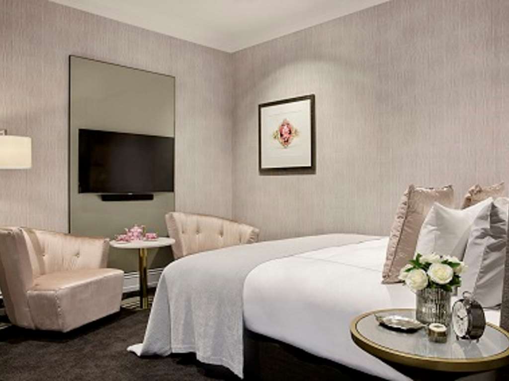 Guest photo