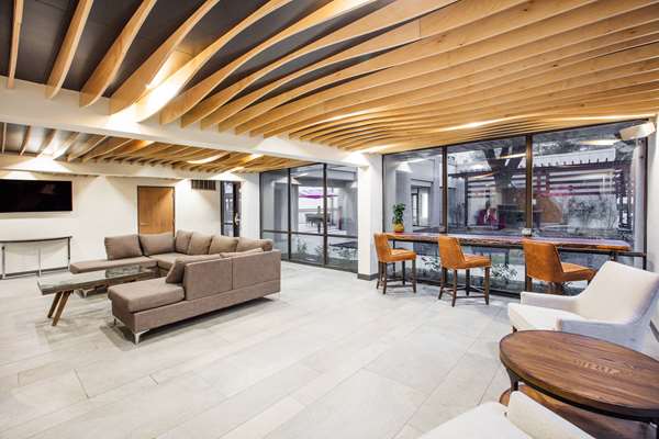  - Ramada Hotel South Austin - I-35, Exit 231