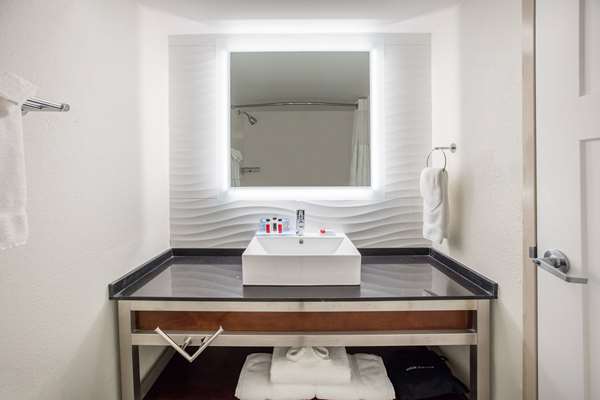  - Ramada Hotel South Austin - I-35, Exit 231