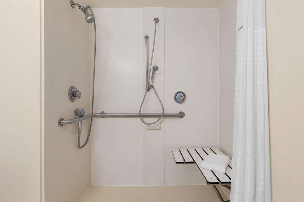 BAYMONT BY WYNDHAM INTL SPEEDWAY/I--guestroom-Guest Room,Bathroom,Shower,Accessibility,On-Site.jpg