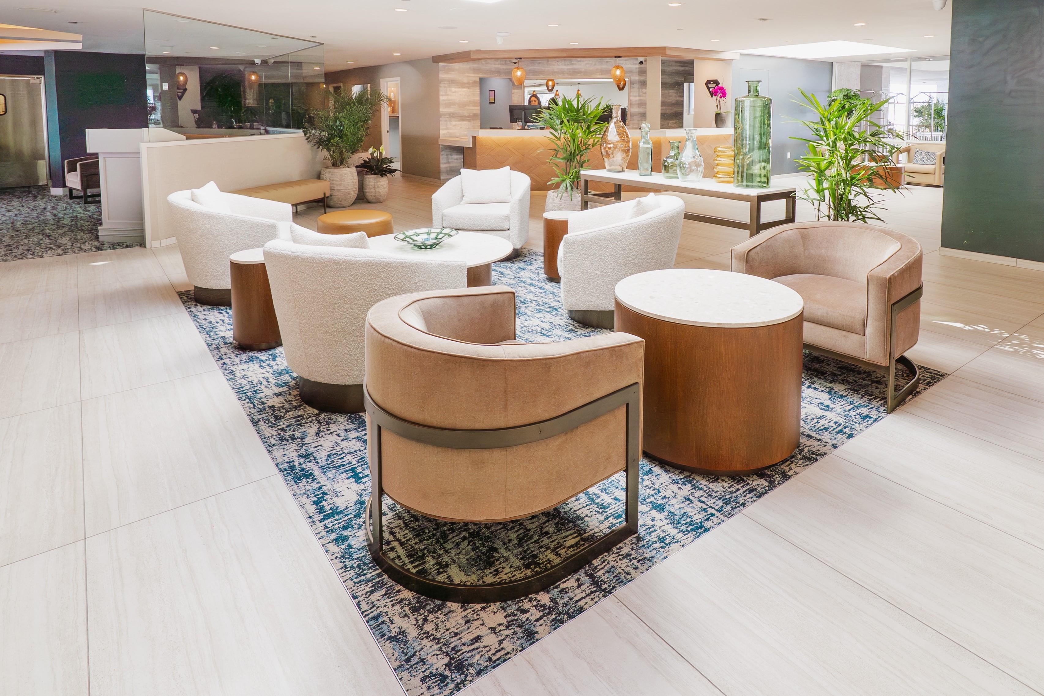 Lobby | Bay Club Hotel & Marina