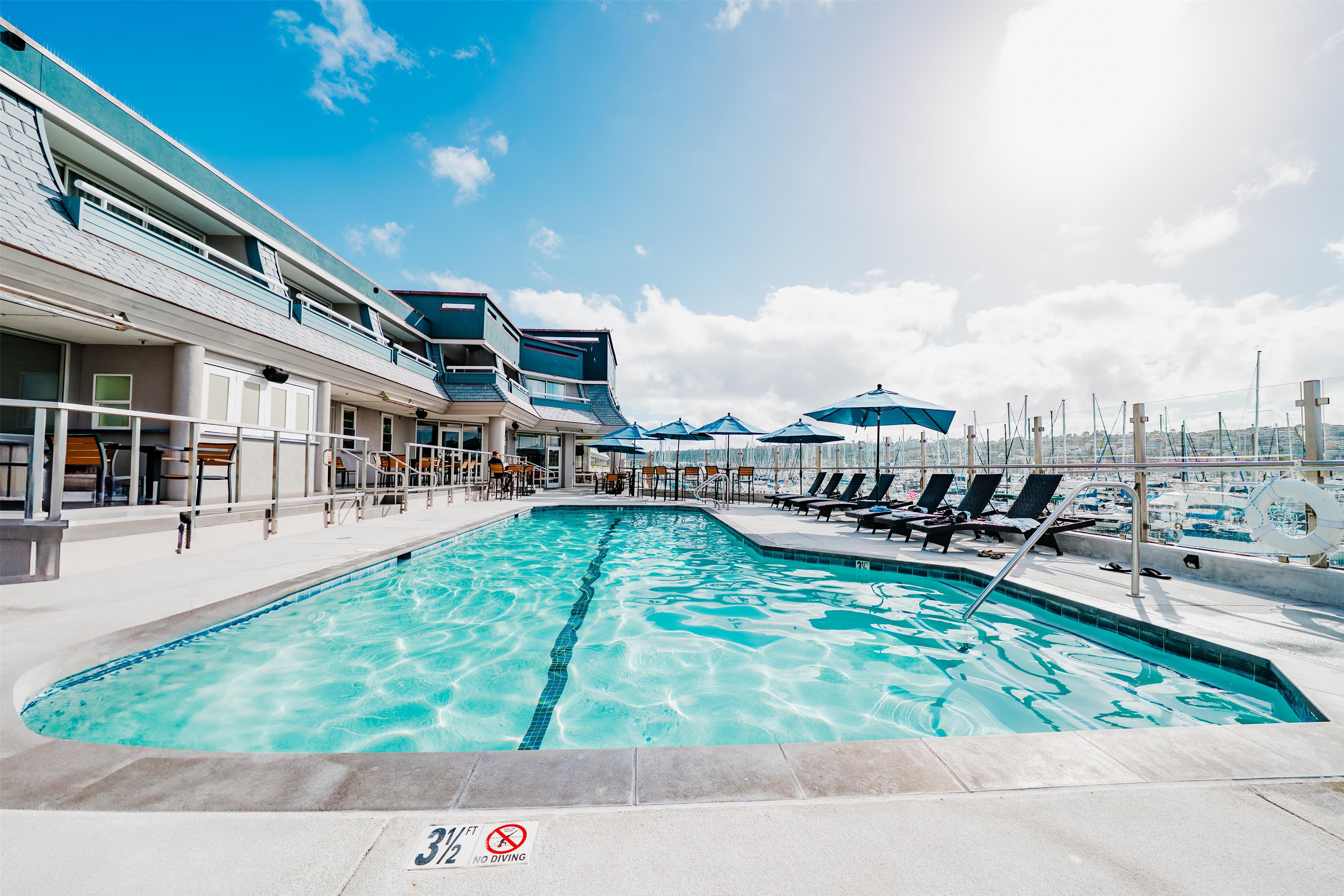Pool | Bay Club Hotel & Marina