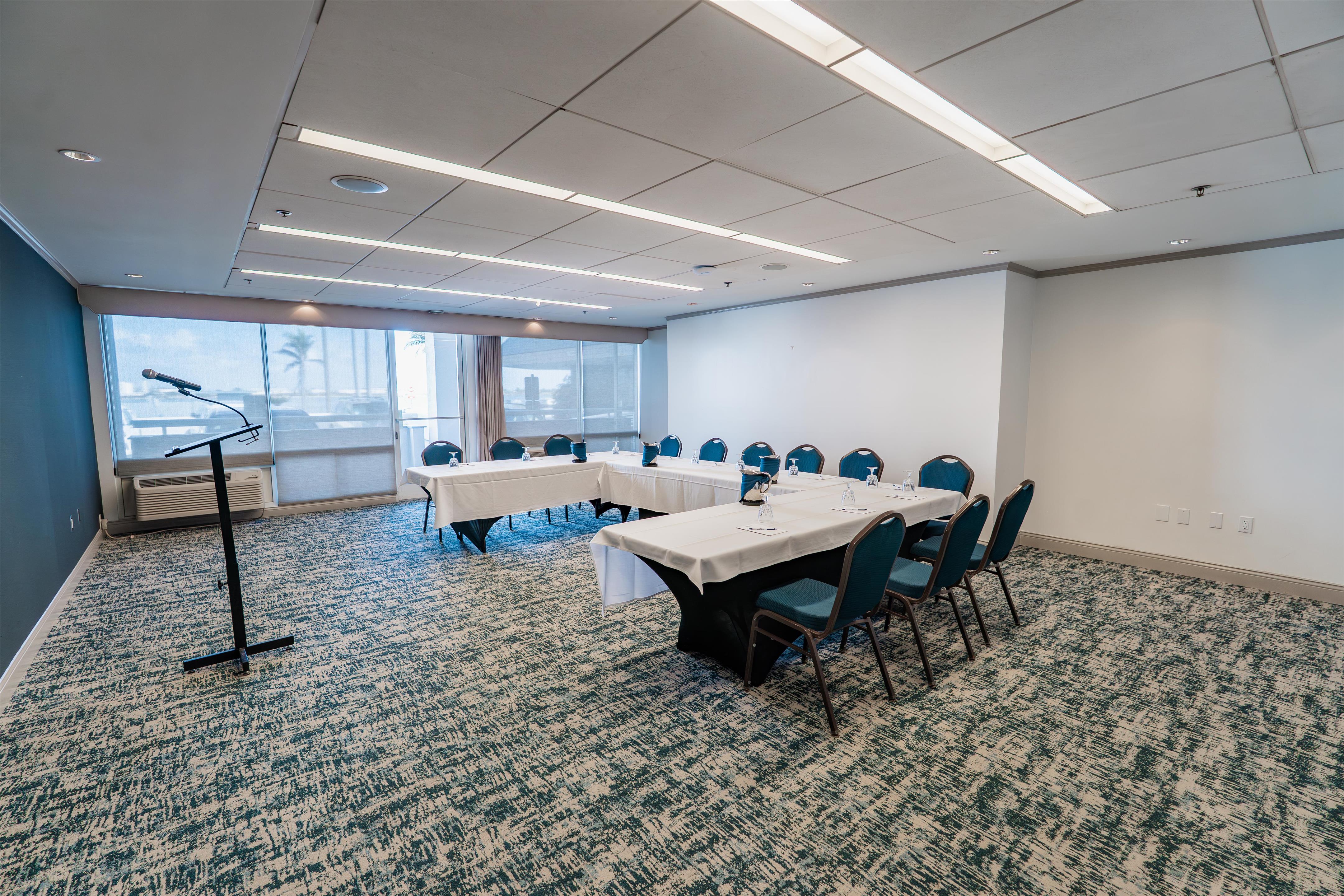 Spinnaker Room | Bay Club Hotel & Marina