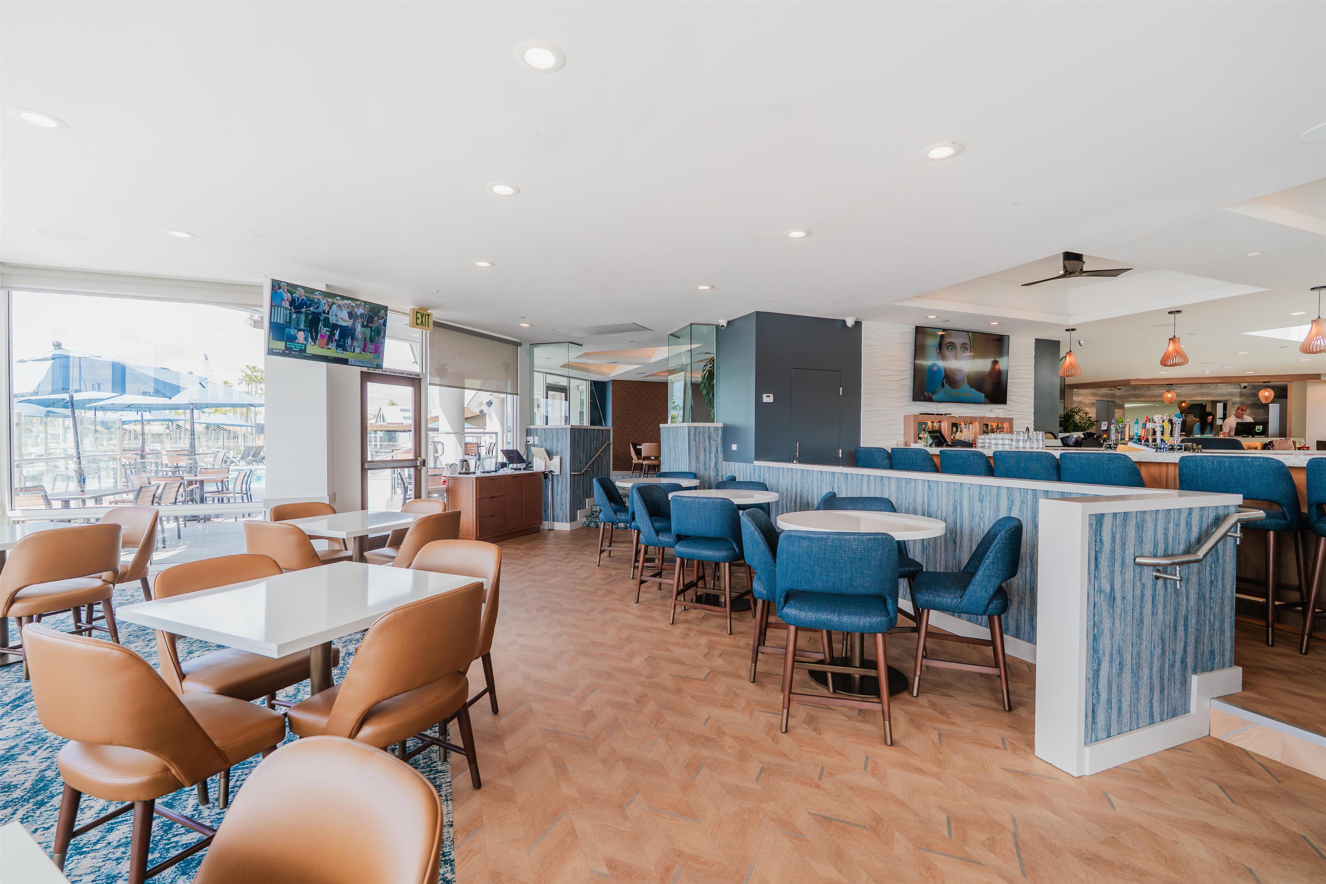 Bay Club Bar and Grill | Bay Club Hotel & Marina