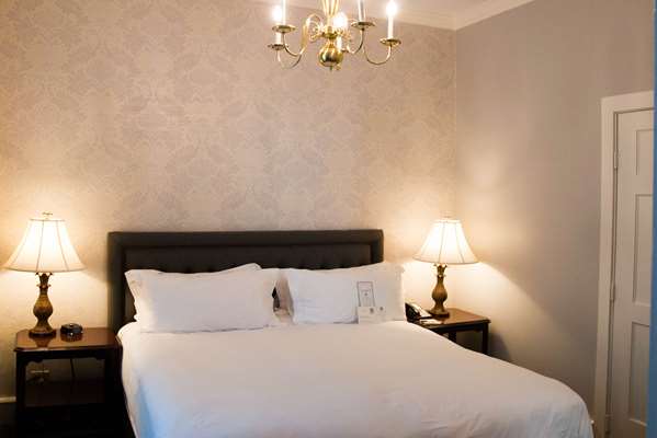  - Hawthorne Hotel Salem