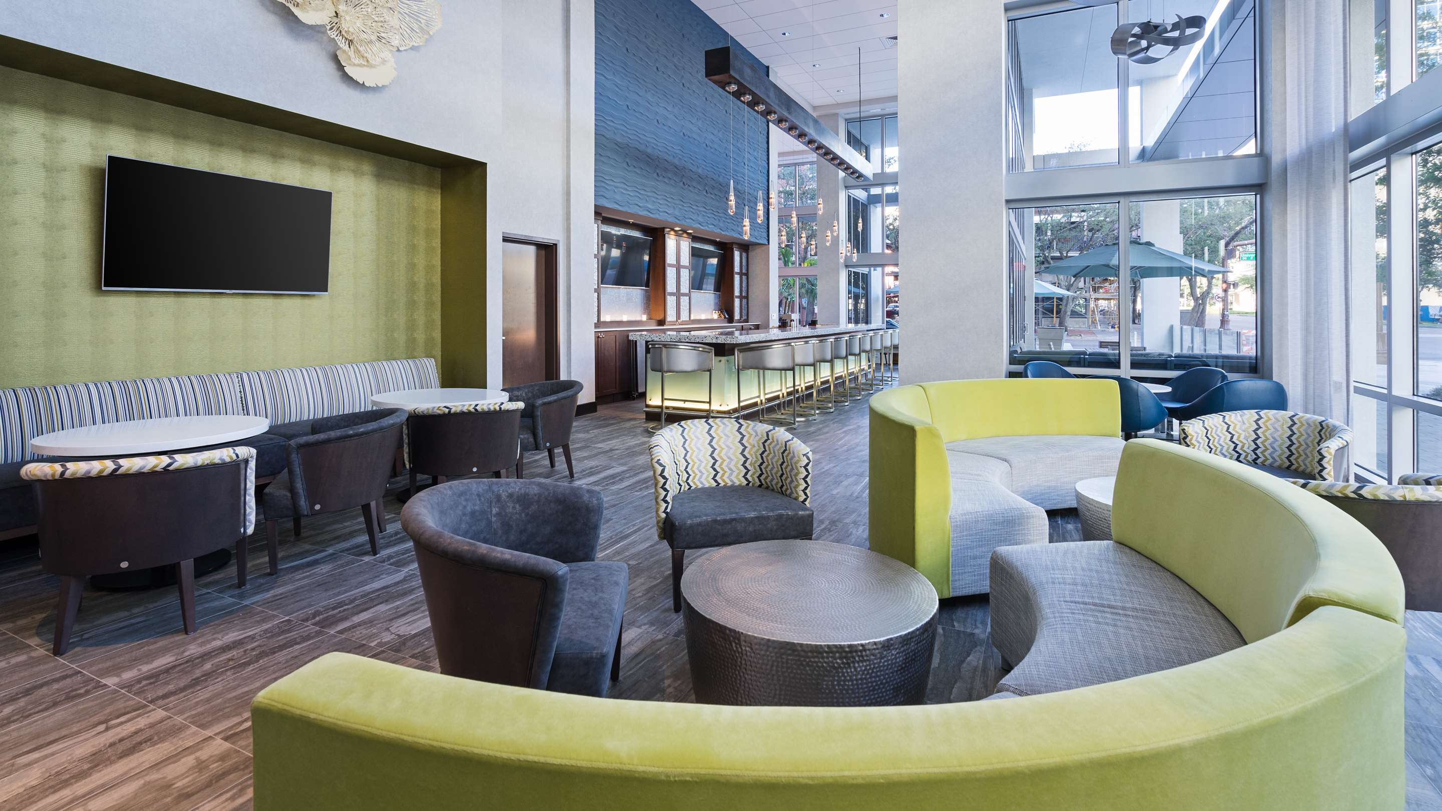 Bar Lounge | Hyatt Place St. Petersburg / Downtown