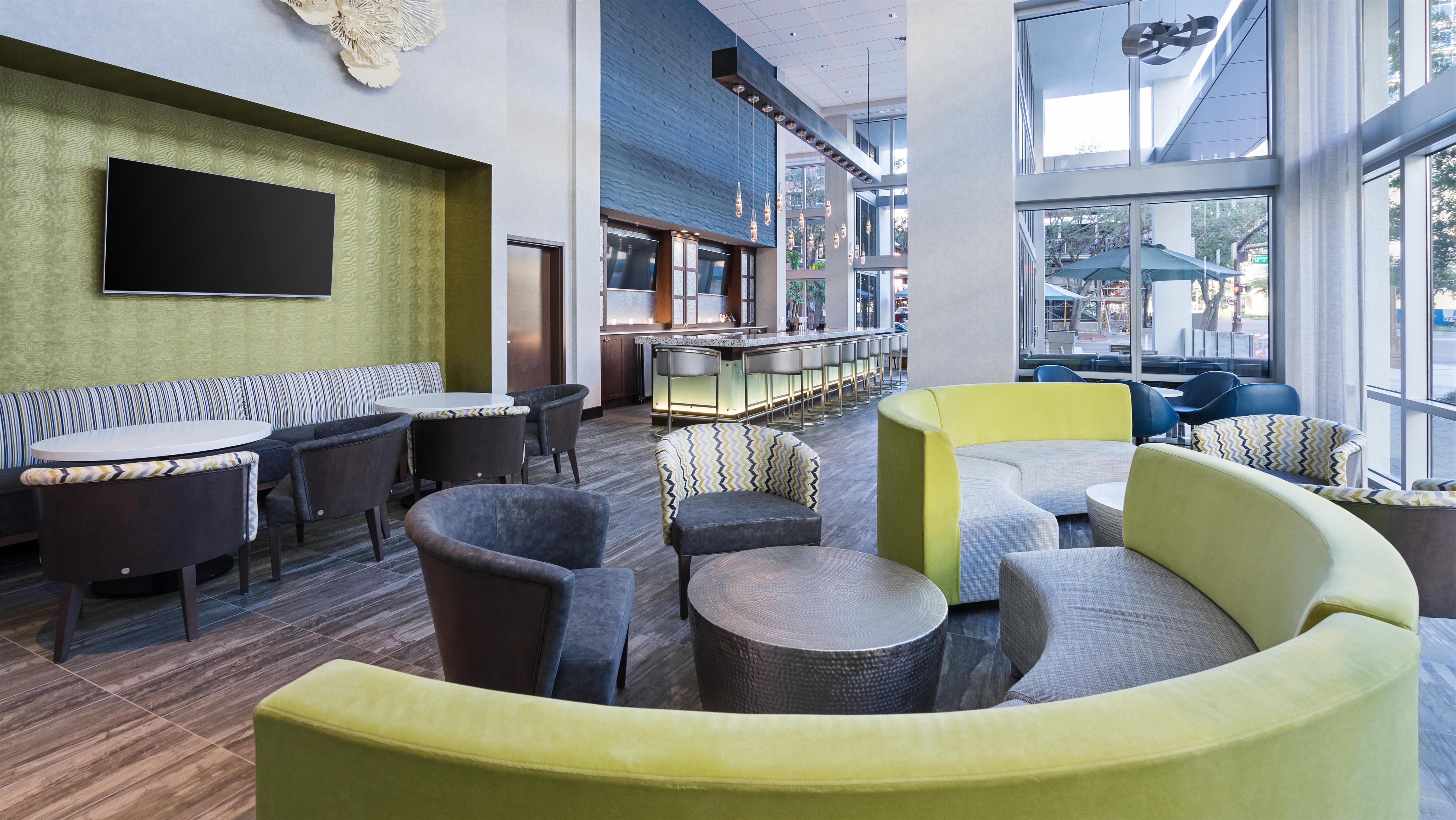 Bar Lounge | Hyatt Place St. Petersburg / Downtown