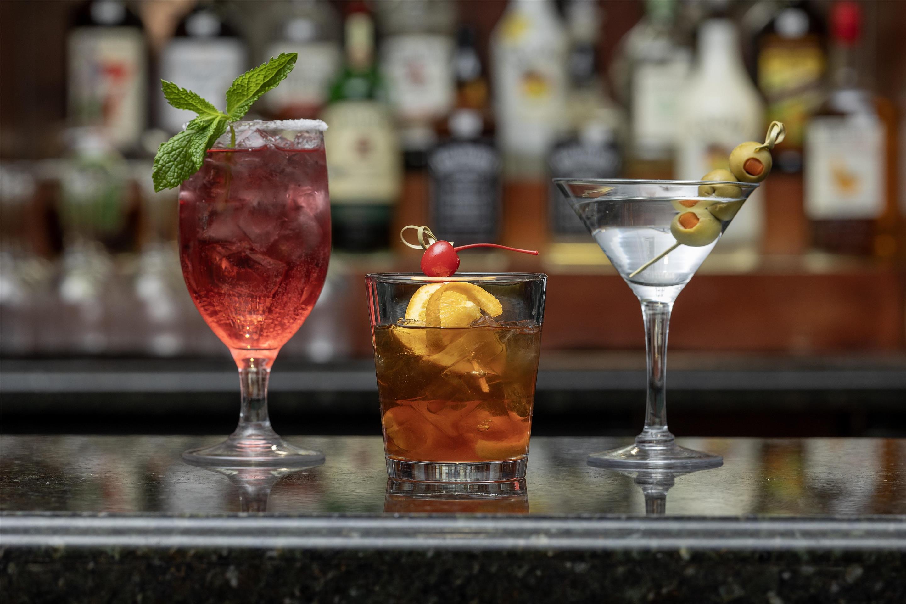 BarLounge | Virginia Crossings Hotel, Tapestry Collection by Hilton