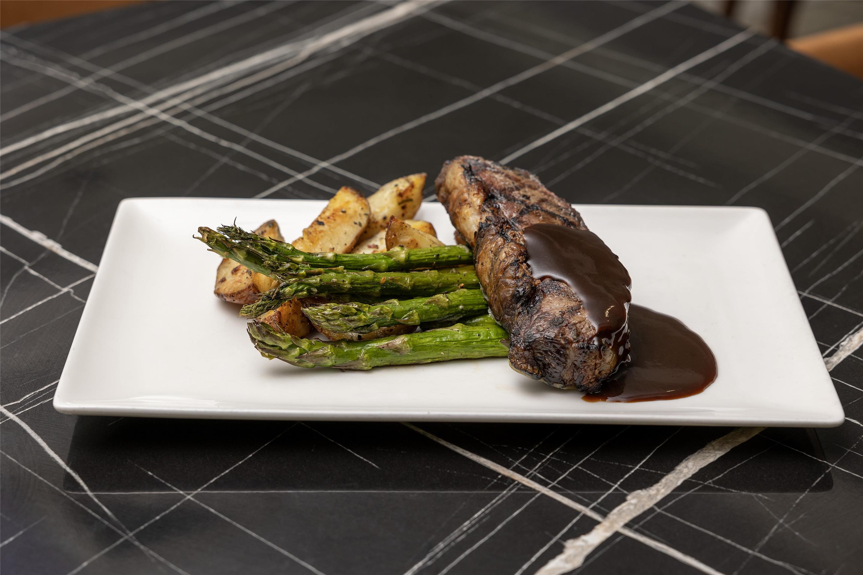 Restaurant | Virginia Crossings Hotel, Tapestry Collection by Hilton