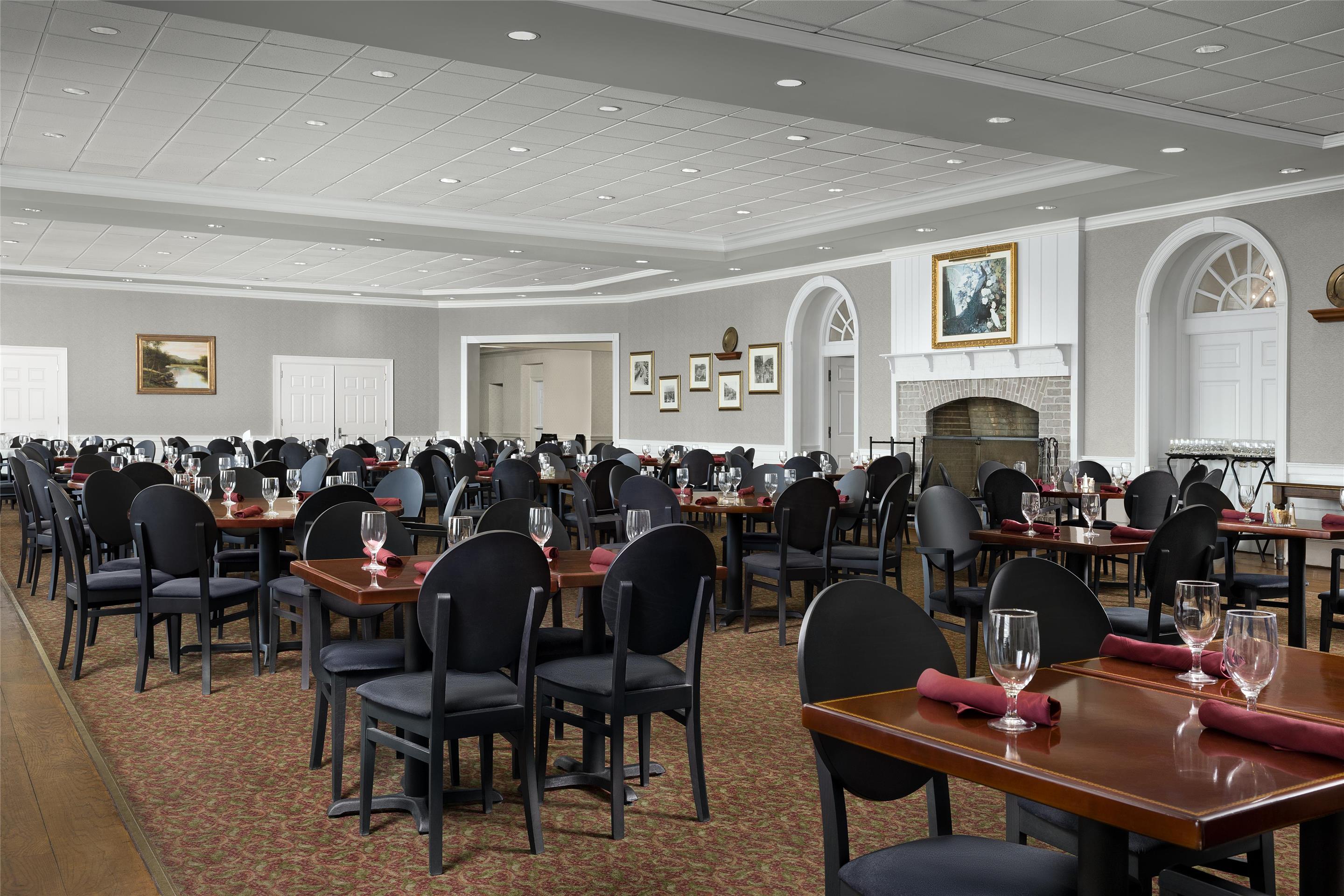 Restaurant | Virginia Crossings Hotel, Tapestry Collection by Hilton