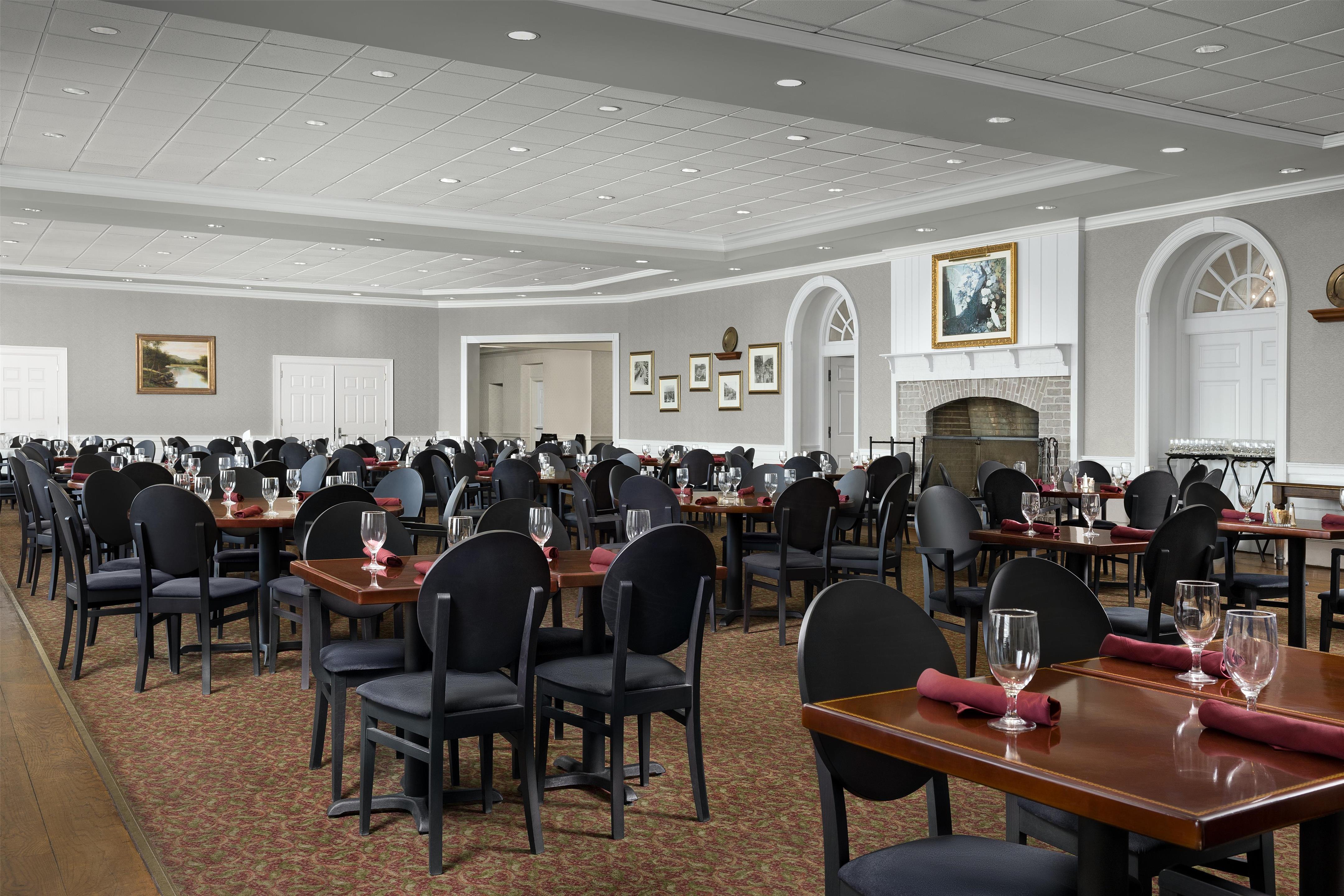 Restaurant | Virginia Crossings Hotel, Tapestry Collection by Hilton