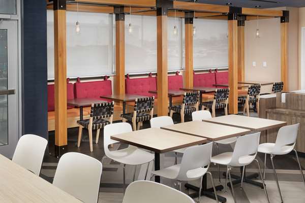  - Tru by Hilton Jeffersontown - I-64, Exit 17