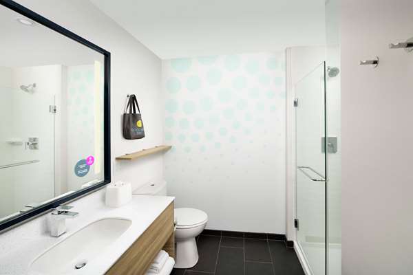  - Tru by Hilton Jeffersontown - I-64, Exit 17