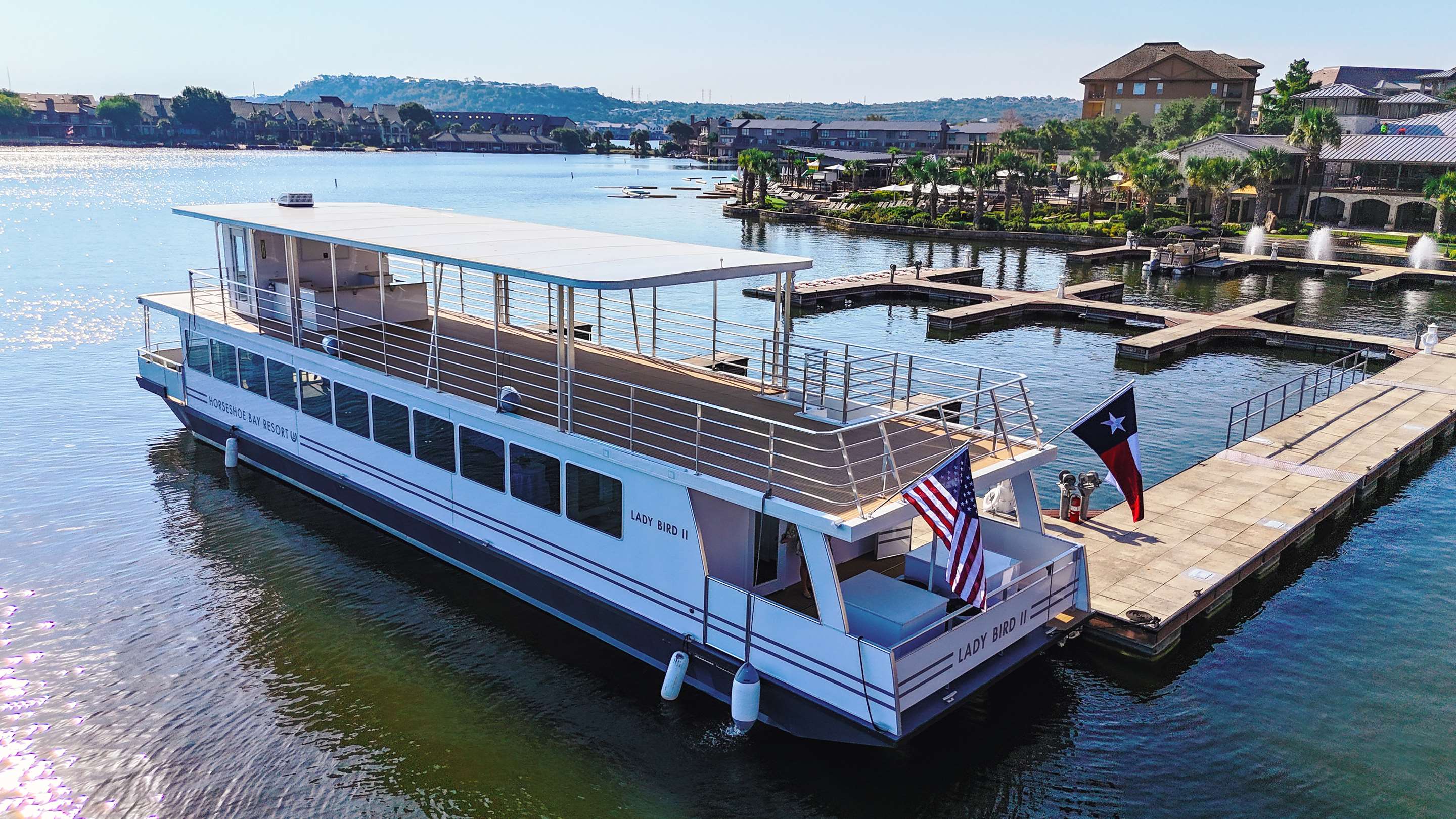 DINING YACHT