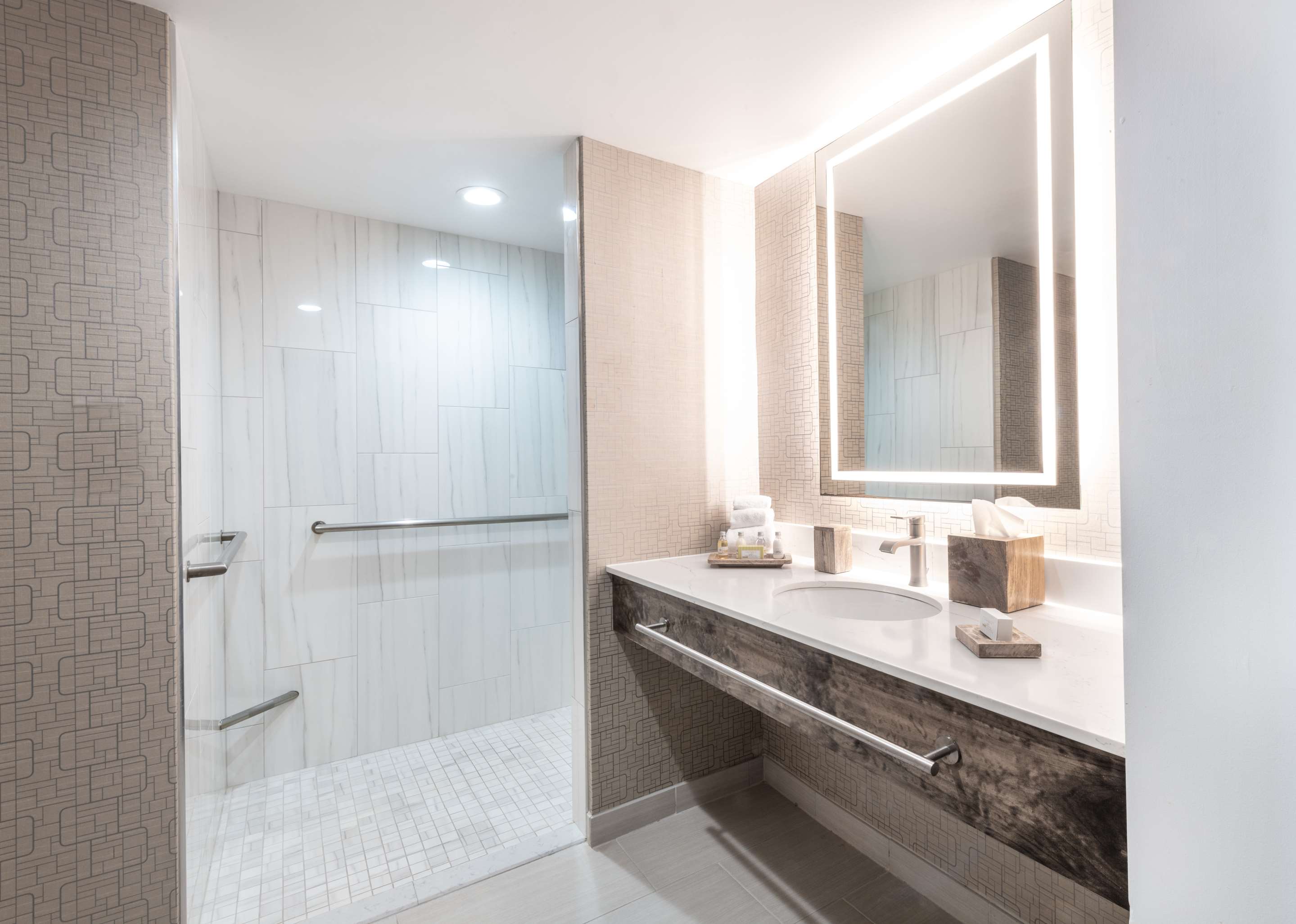 HOTEL BATH