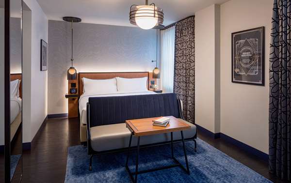  - Holston House Hotel Downtown Nashville - I-40 & I-65, Exit 209