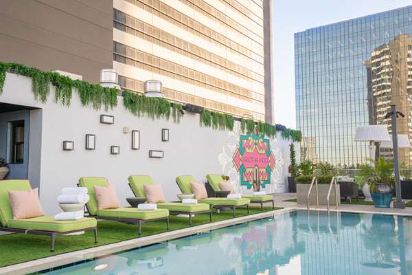 Pool - Holston House Hotel Downtown Nashville - I-40 & I-65, Exit 209