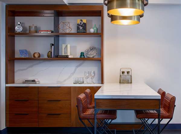 Suite - Holston House Hotel Downtown Nashville - I-40 & I-65, Exit 209