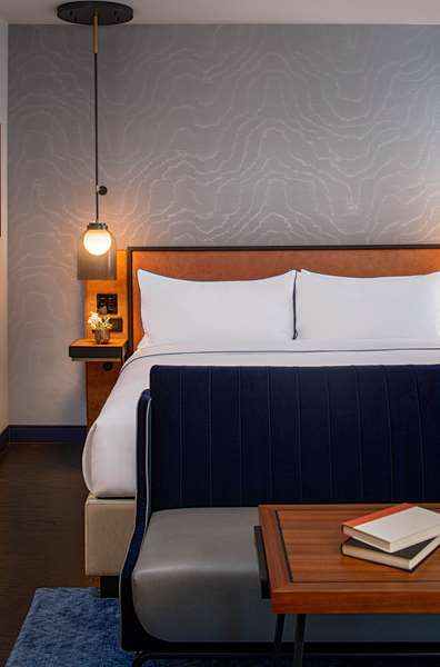  - Holston House Hotel Downtown Nashville - I-40 & I-65, Exit 209