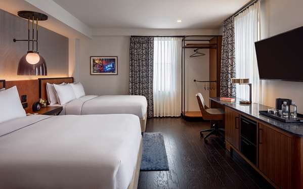 Suite - Holston House Hotel Downtown Nashville - I-40 & I-65, Exit 209