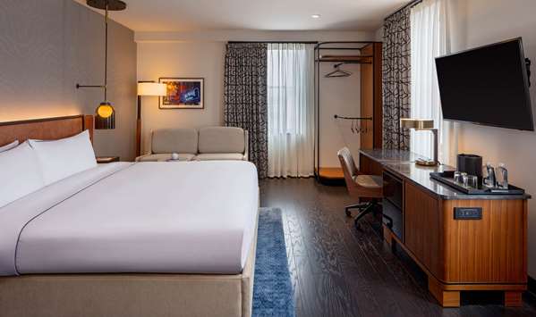 Suite - Holston House Hotel Downtown Nashville - I-40 & I-65, Exit 209