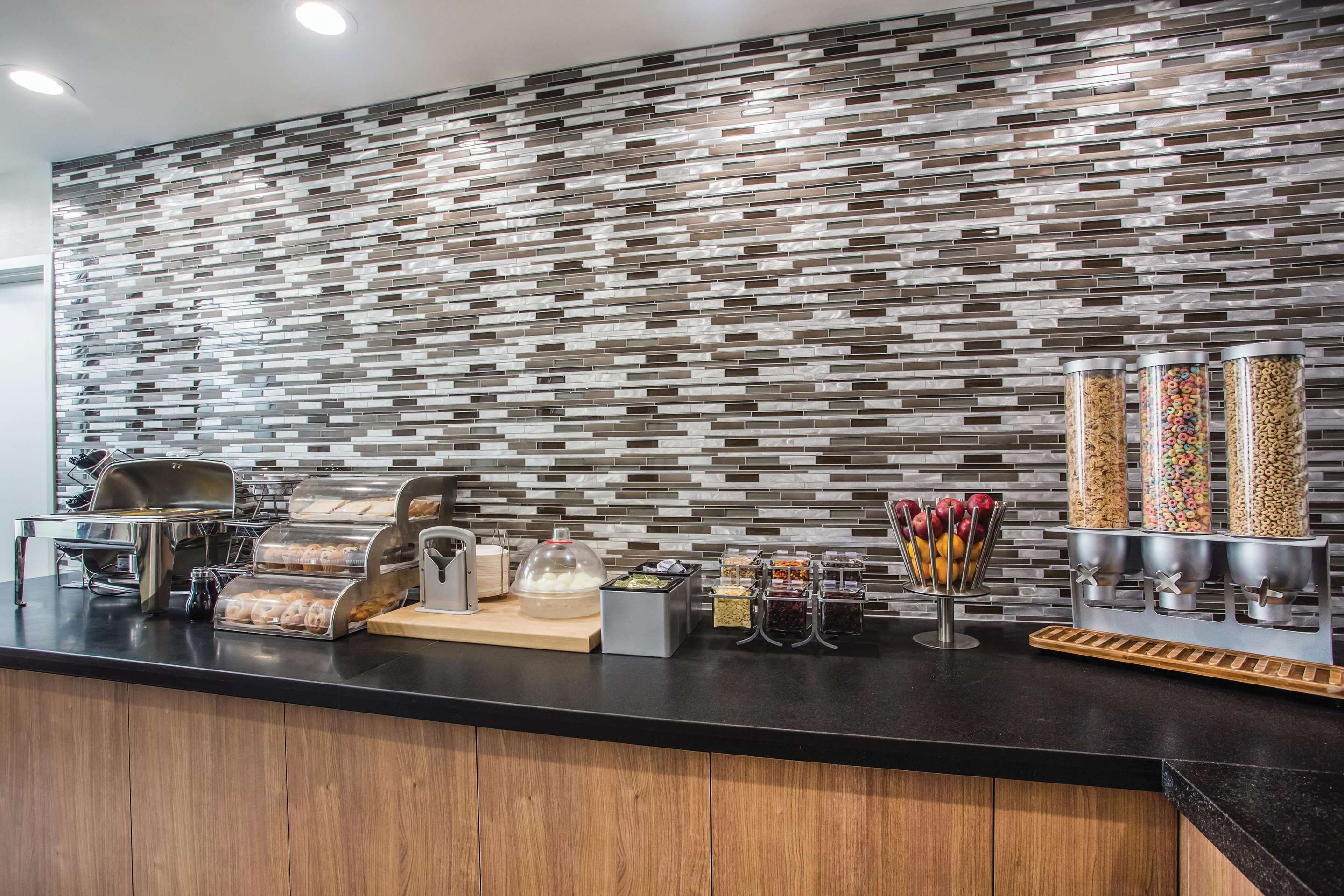 Property amenity | La Quinta Inn & Suites by Wyndham Winchester