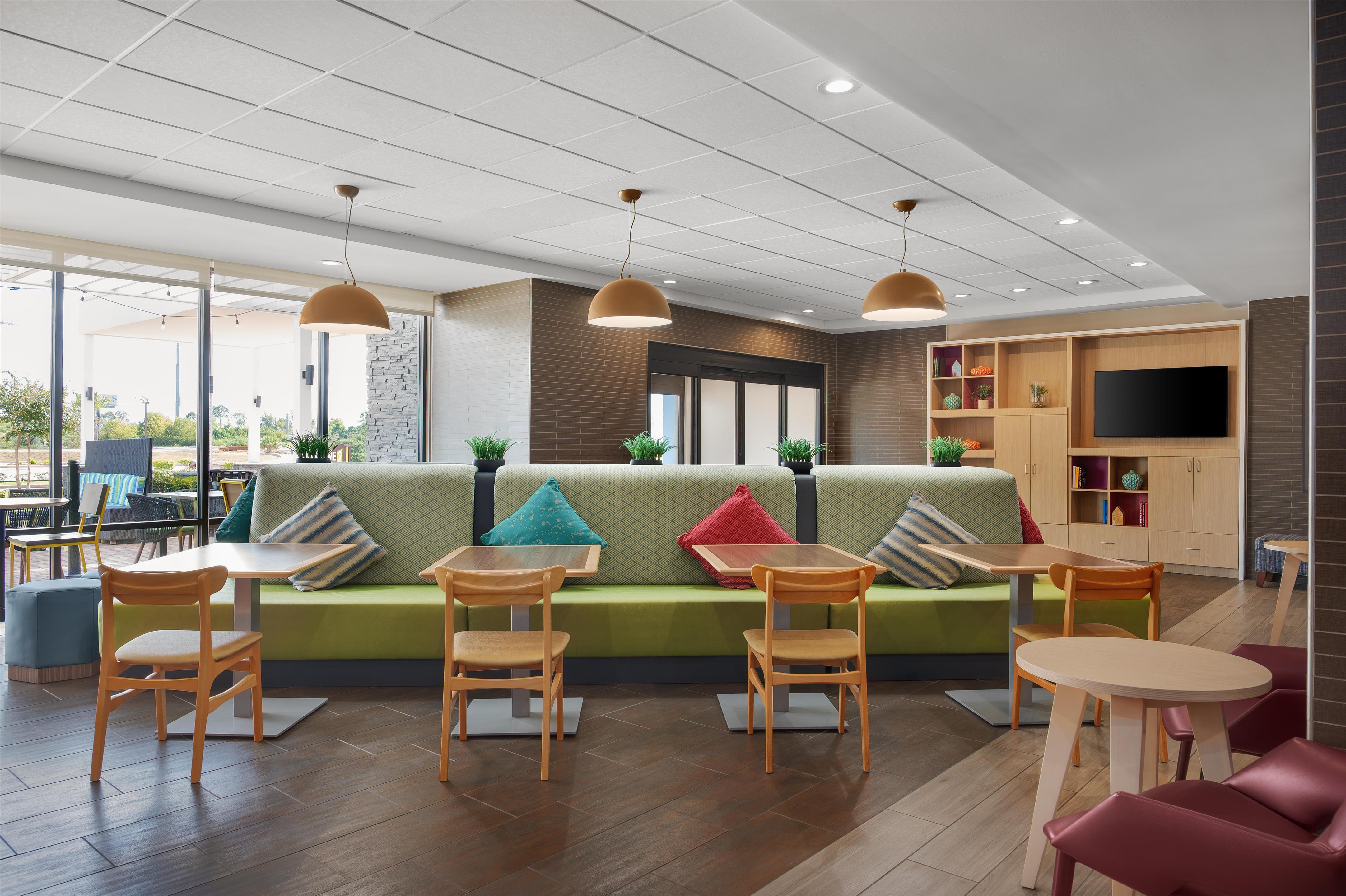 Lobby | Home2 Suites by Hilton Lake Charles, LA