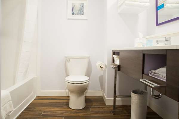  - Hampton Inn & Suites Warrington