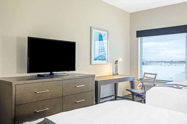  - La Quinta Inn & Suites Ponca City