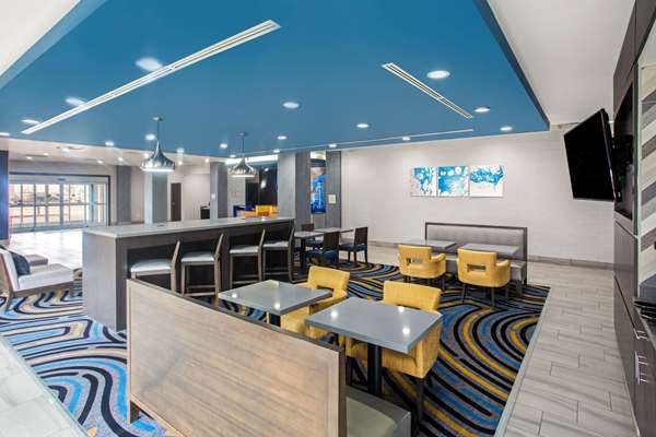  - La Quinta Inn & Suites Ponca City