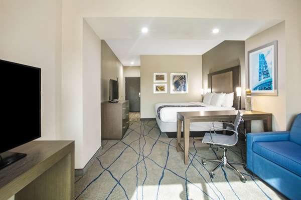  - La Quinta Inn & Suites Ponca City