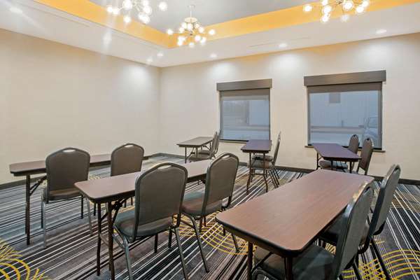  - La Quinta Inn & Suites Ponca City