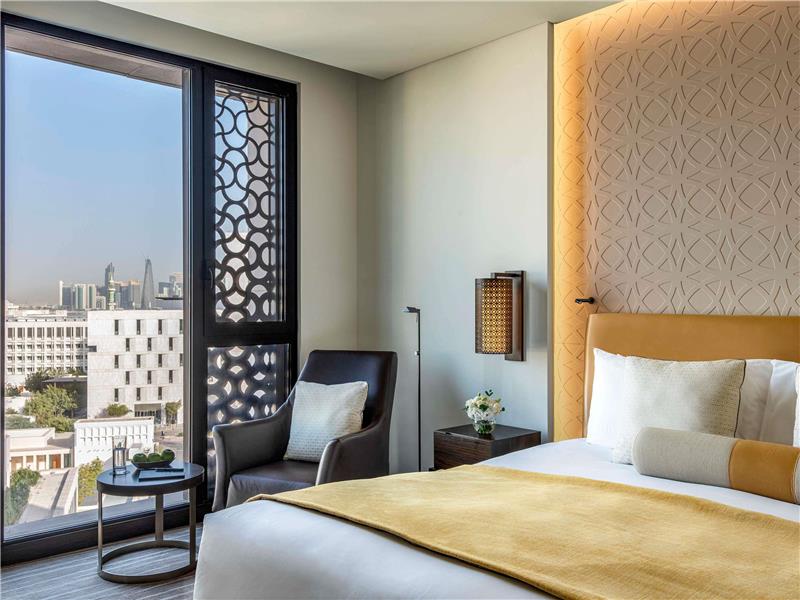 Superior Room, 1 King Size Bed and Corniche View