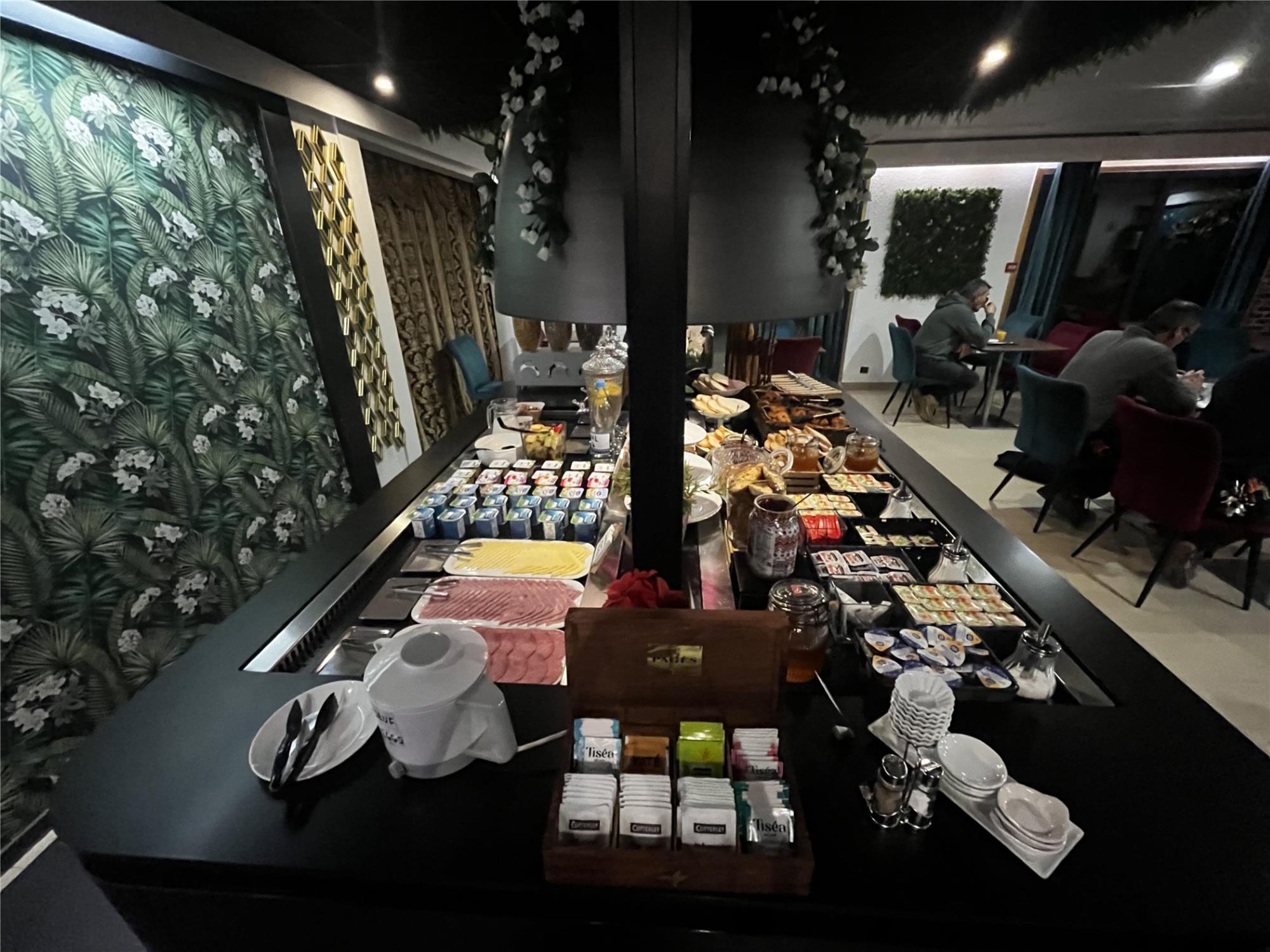 HÔTEL KYRIAD PERONNE - Restaurant / Etablissement gastronomique