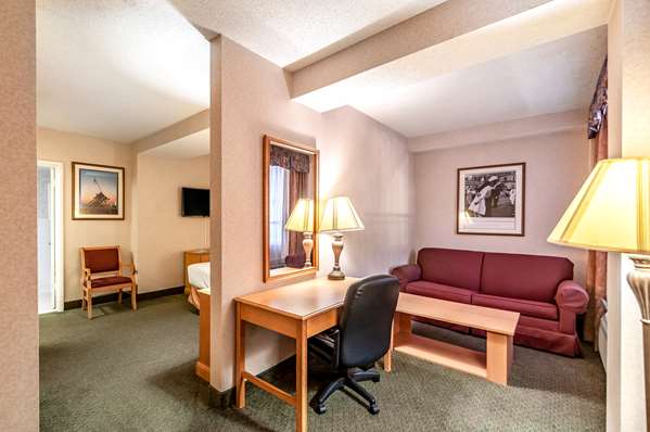 Suite - Red Lion Hotel Rosslyn Iwo Jima Arlington - I-66, Exit 73