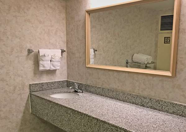  - Red Lion Hotel Rosslyn Iwo Jima Arlington - I-66, Exit 73