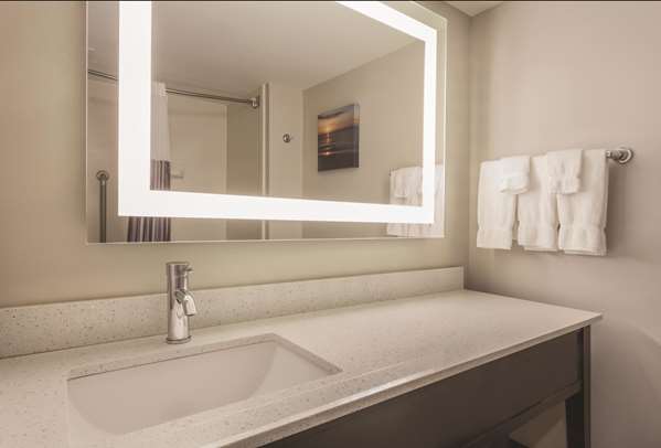  - La Quinta Inn & Suites Columbus