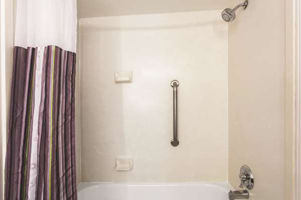  - La Quinta Inn & Suites Columbus