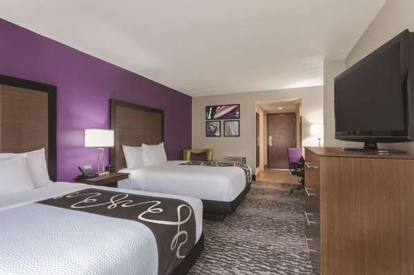  - La Quinta Inn & Suites Columbus
