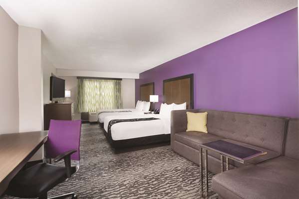  - La Quinta Inn & Suites Columbus