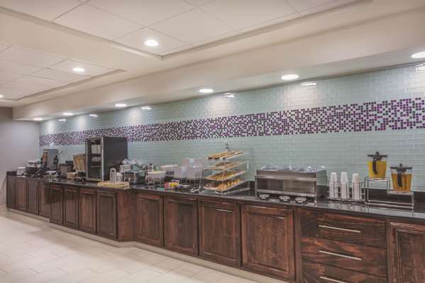  - La Quinta Inn & Suites Columbus