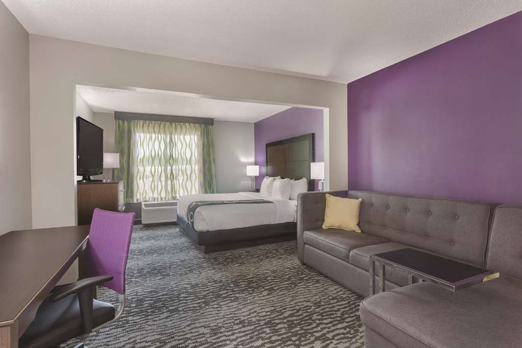 LA QUINTA INN STE COLUMBUS NORTH-guestroom-Guest Room,On-Site.jpg