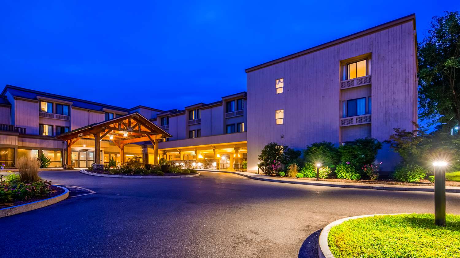 Heritage Hotel Southbury, CT See Discounts